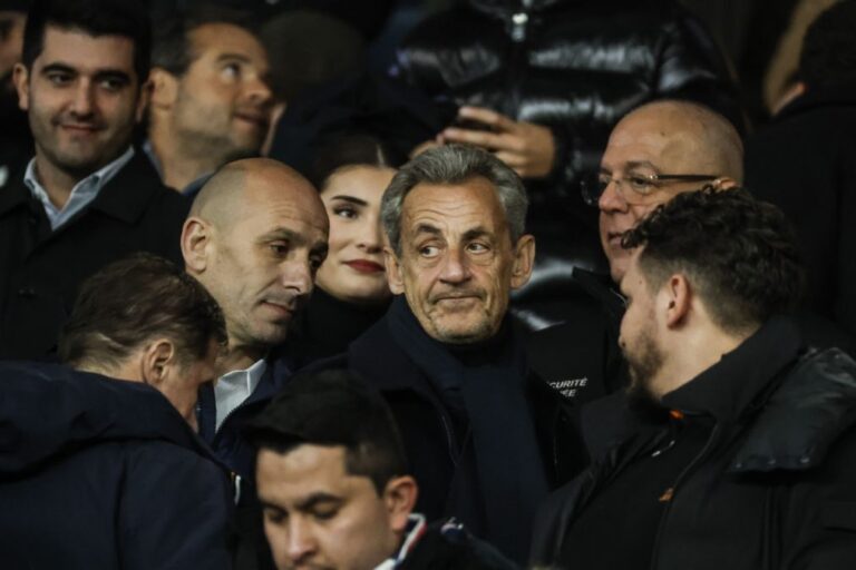 Ex-PR francês Sarkozy recorreu e volta a tribunal por financiamento líbio