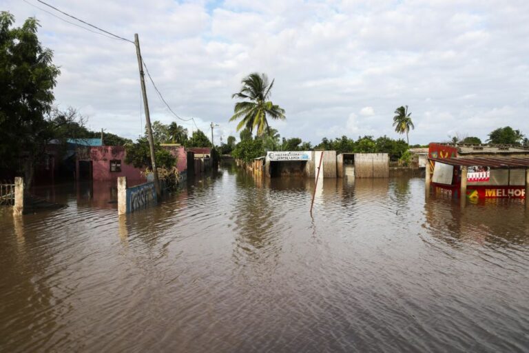 Moçambique alarga alerta de chuvas fortes do sul para centro do país