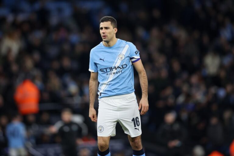 Rodri, do Manchester City, multado em 92 mil euros por criticas à arbitragem