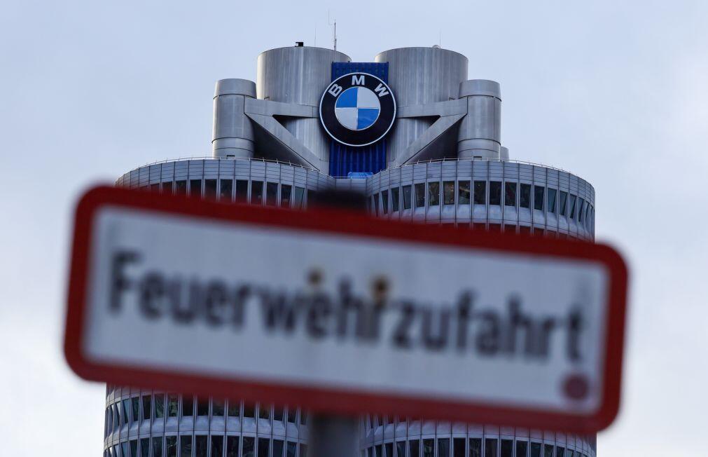 Lucro da BMW cai 3% em 2025 para 7.451 ME devido à forte concorrência chinesa
