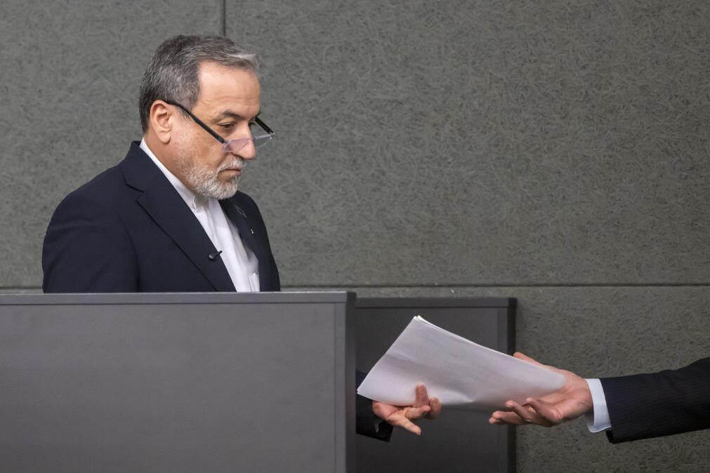 MNE iraniano diz que Rússia e China estão a apoiar Teerão politicamente e de outras formas”
