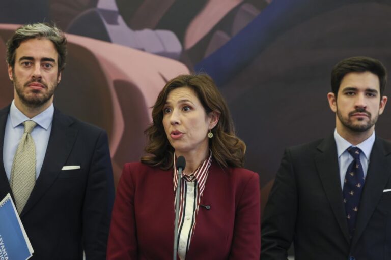 IL pede clareza a Chega e PS sobre órgãos externos e está disponível para resolver impasse
