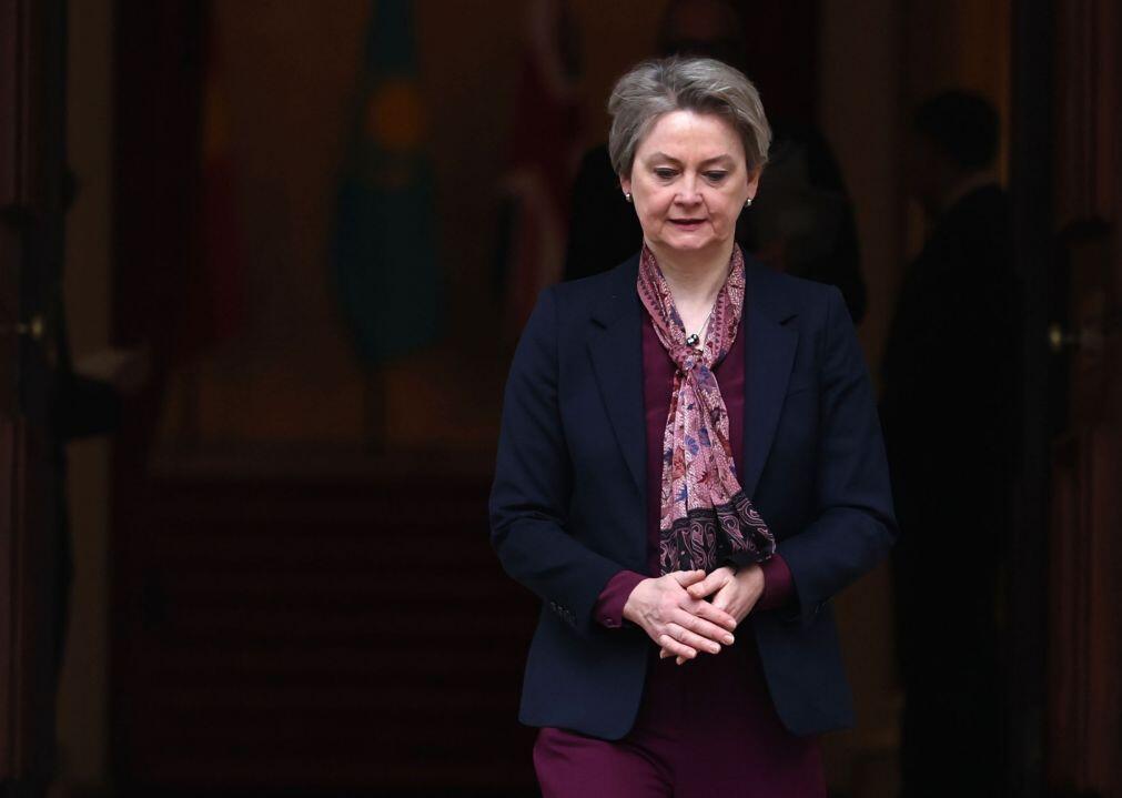 Governo britânico convocou embaixador do Irão para protestar contra espiões