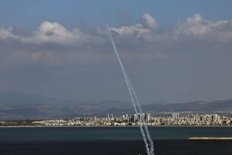 Lançado ataque em grande escala contra inimigo - Guardas da Revolução do Irão