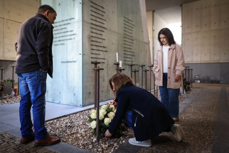 Entre-os-Rios/25 anos: Duas famílias ainda rezam o terço junto ao Anjo de Portugal todos os meses