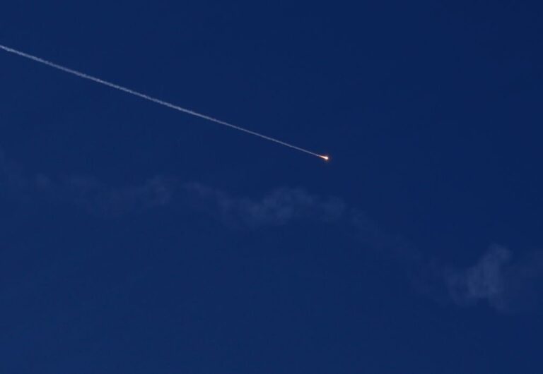 Israel bombardeia Teerão no oitavo dia da guerra