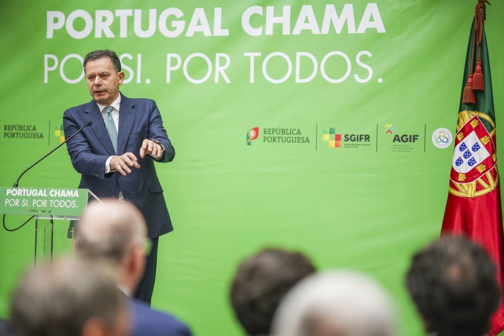 Primeiro-ministro avisa que com mais meios de combate a incêndios os resultados têm de ser melhores