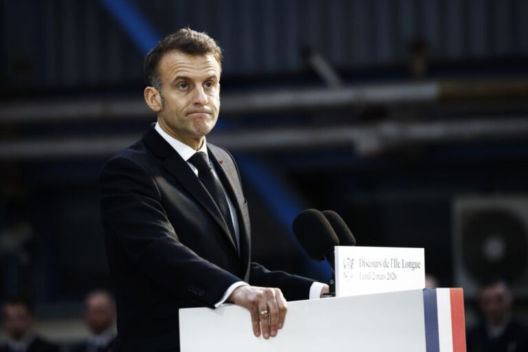 Macron anuncia plano para impedir que o Líbano 