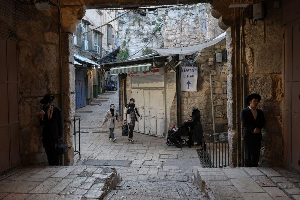 Cidade Velha de Jerusalém atingida após ataque iraniano