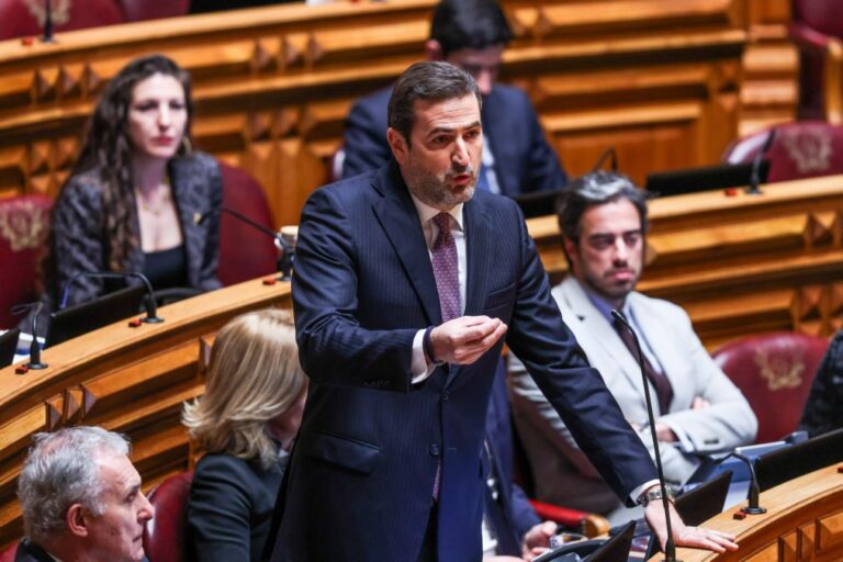 PSD admite recorrer ao Tribunal Constitucional sobre 'lay-off