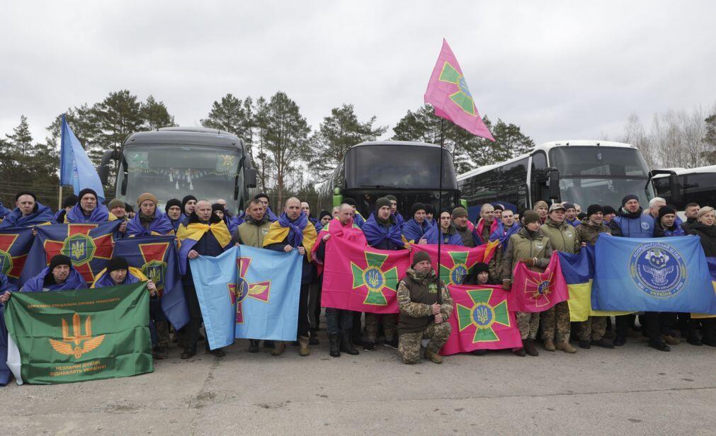 Kiev e Moscovo trocam 200 prisioneiros de cada lado