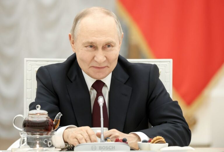 Rússia disposta a fornecer hidrocarbonetos a países europeus se pedirem - Putin