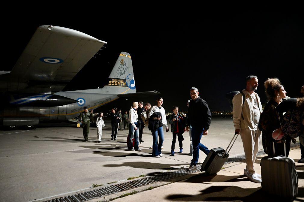 Mais de 1.000 cidadãos da UE repatriados em voos organizados por Bruxelas