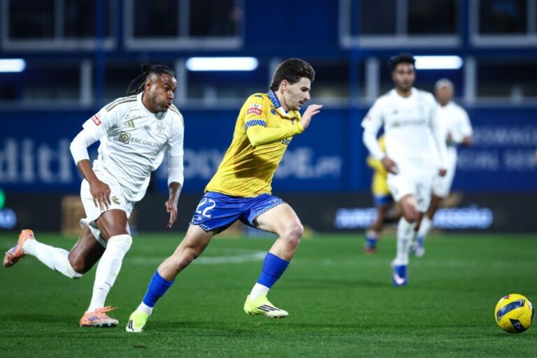 Estoril Praia e Casa Pia empatam em jogo sem golos