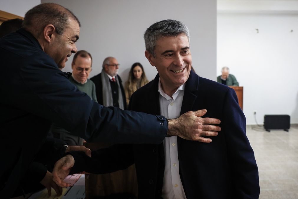 Líder do PS desloca-se hoje a Caracas