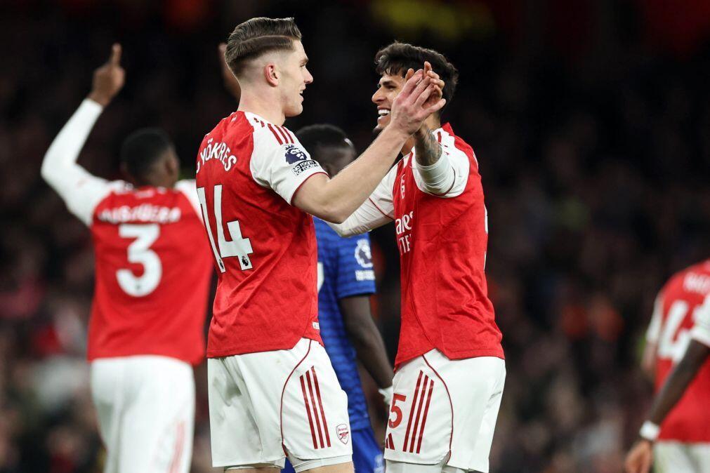 Arsenal vence nos últimos minutos em jogo histórico em Inglaterra