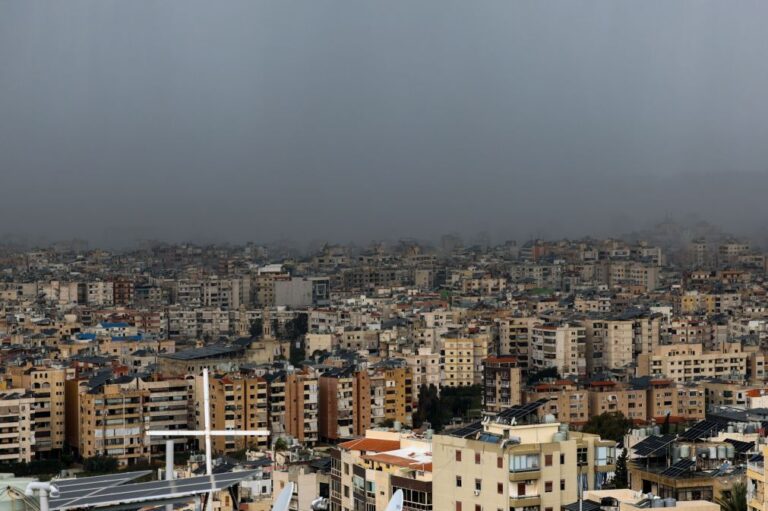 Ataques aéreos israelitas no Líbano já mataram 850 pessoas