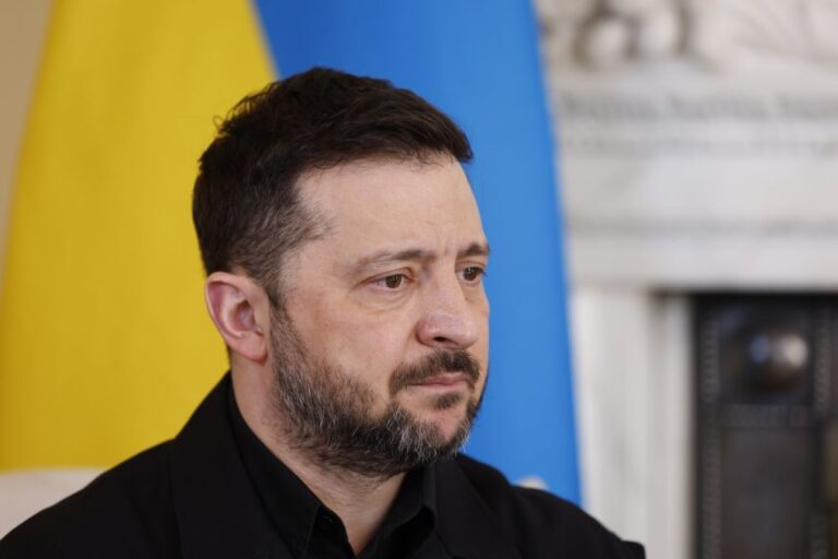 Kiev e Riade assinam acordo sobre 