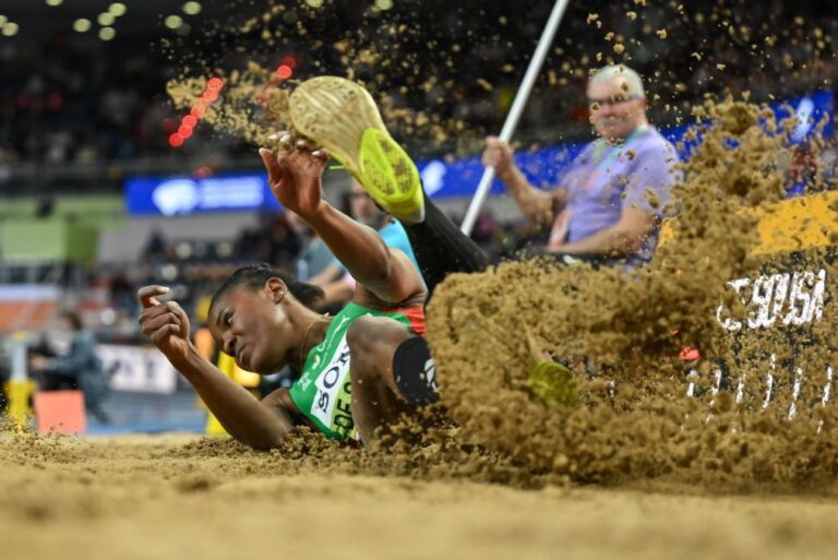 Agate Sousa medalha de ouro no salto em comprimento nos Campeonatos do Mundo na Polónia