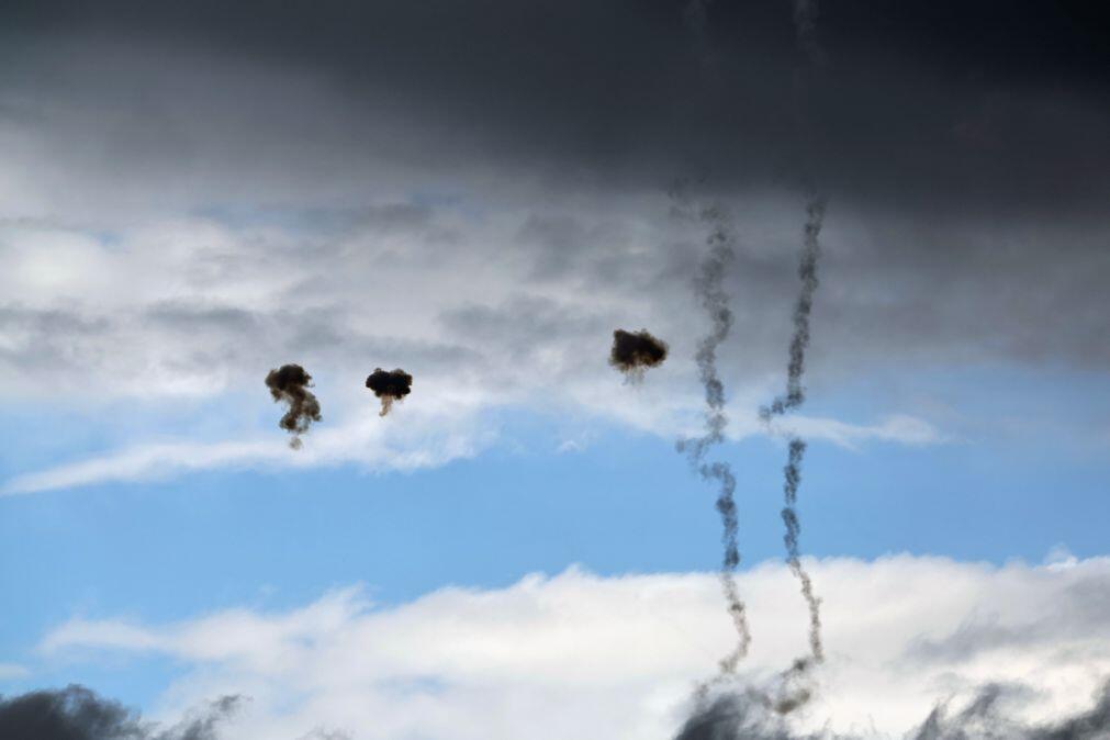 Israel anuncia ofensiva prolongada contra Hezbollah no sul do Líbano