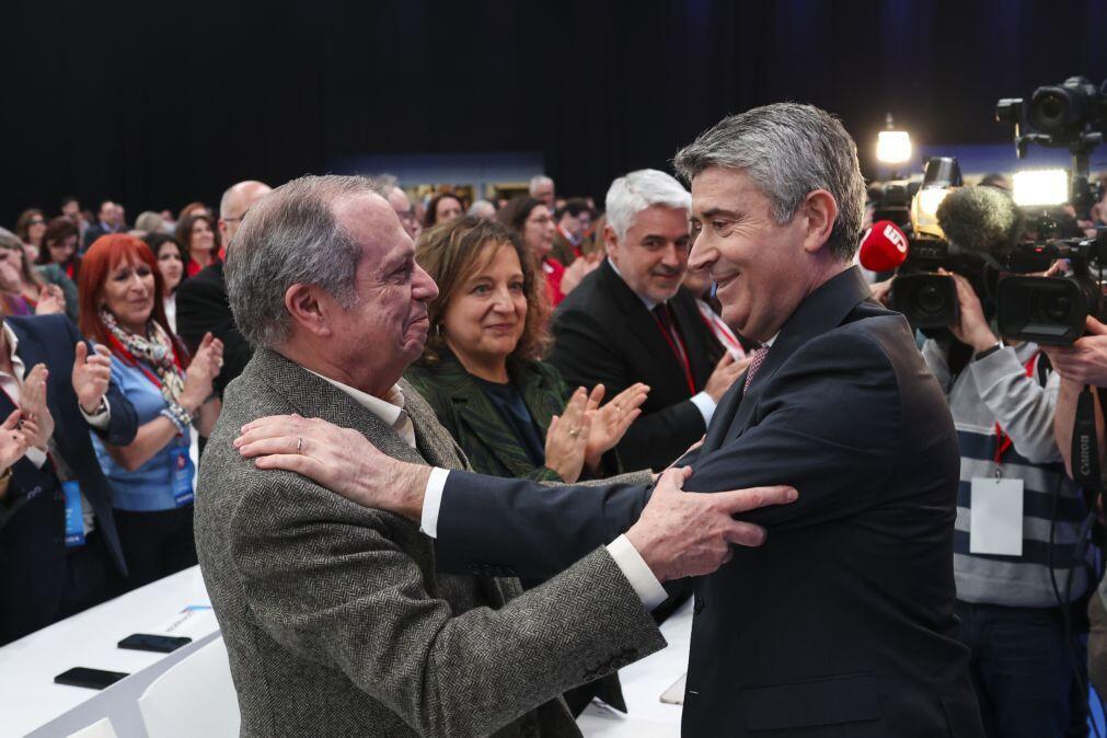 Carlos César reeleito presidente do partido com 89,9% dos votos