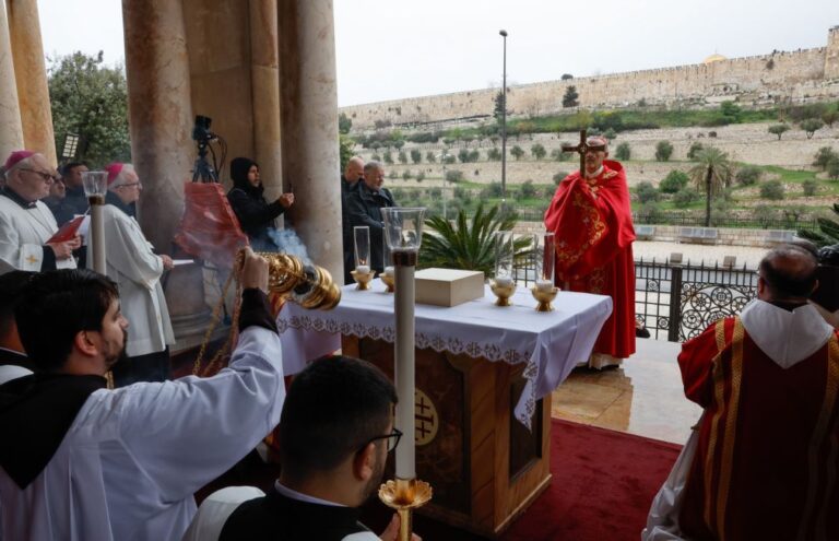 Netanyahu alega questões de segurança para vetar entrada de Patriarca no Santo Sepulcro
