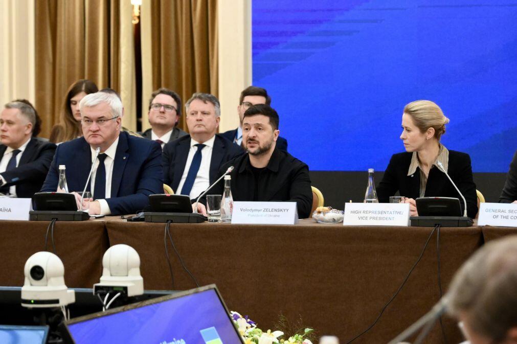 Ucrânia: Zelensky confiante na capacidade da UE para desbloquear empréstimo