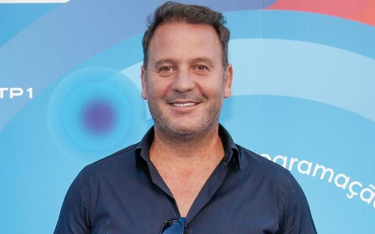 Cândido Costa Nasceu! Ex-futebolista já tem o neto nos braços [Foto]