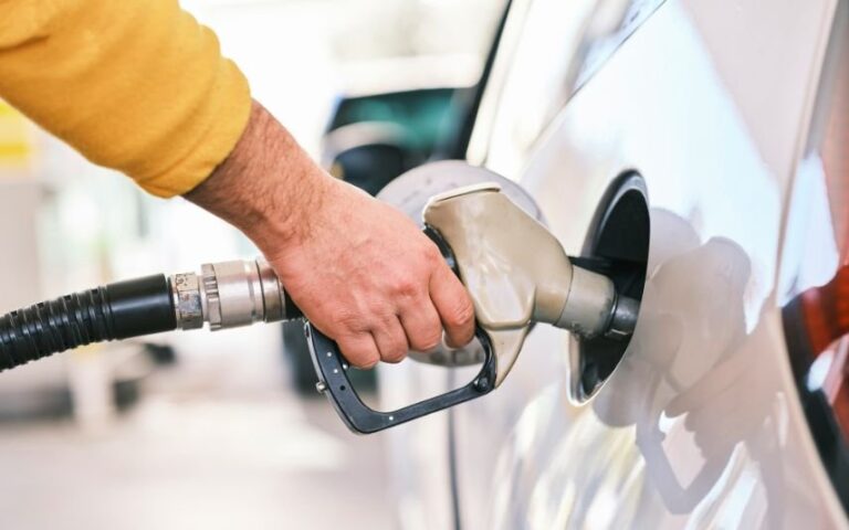 Combustíveis Preços vão aumentar outra vez! Saiba quanto irá pagar de gasóleo e de gasolina