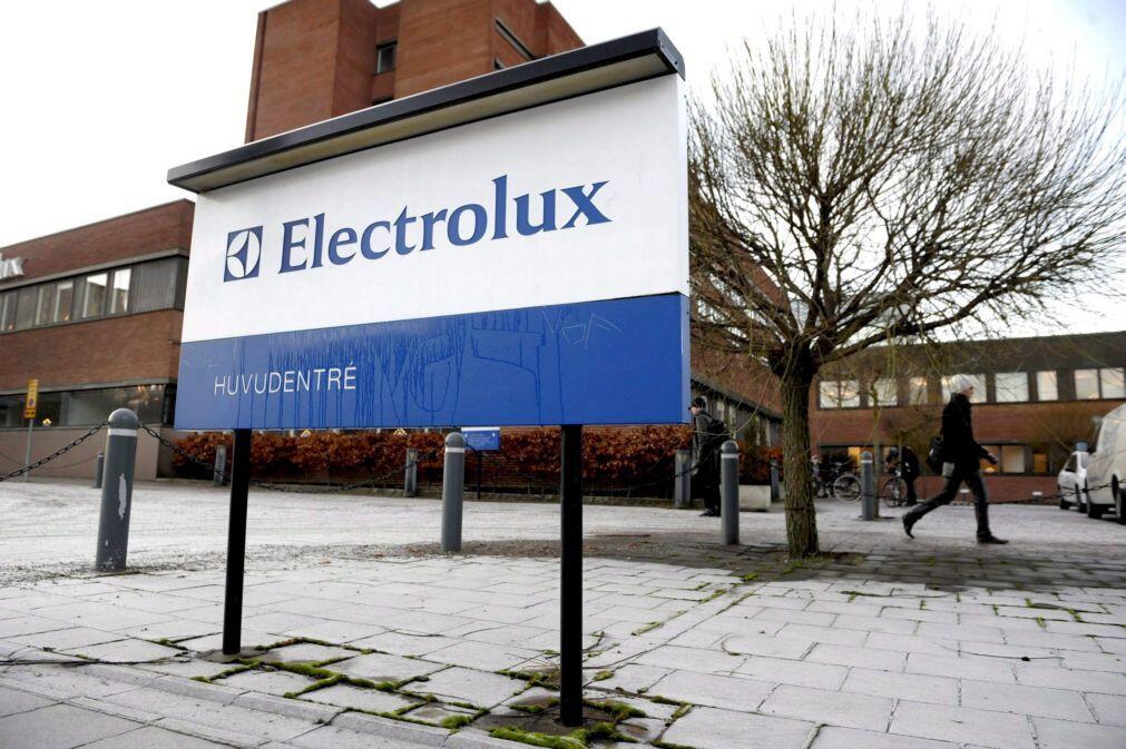 Electrolux vai aumentar capital em 830 ME e cortar 3.000 empregos