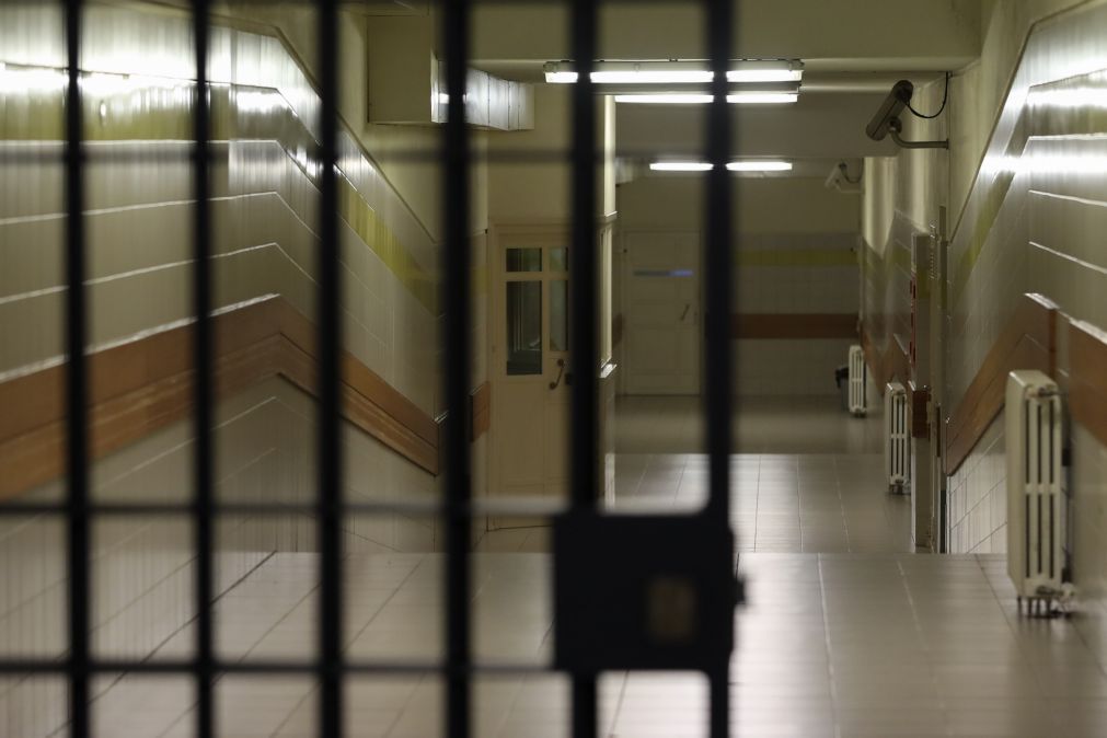 Sobrelotação das prisões e impunidade da polícia aumentaram em 2025 – relatório