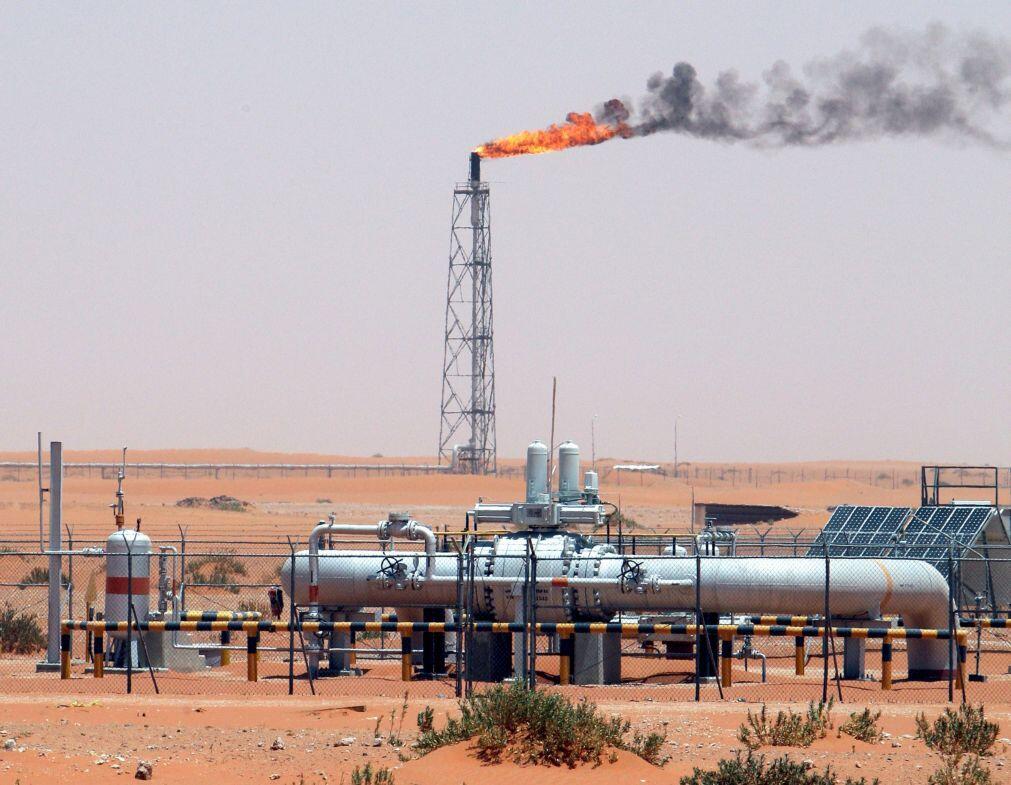 Arábia Saudita repara oleoduto e normaliza fornecimento de crude após ataques iranianos