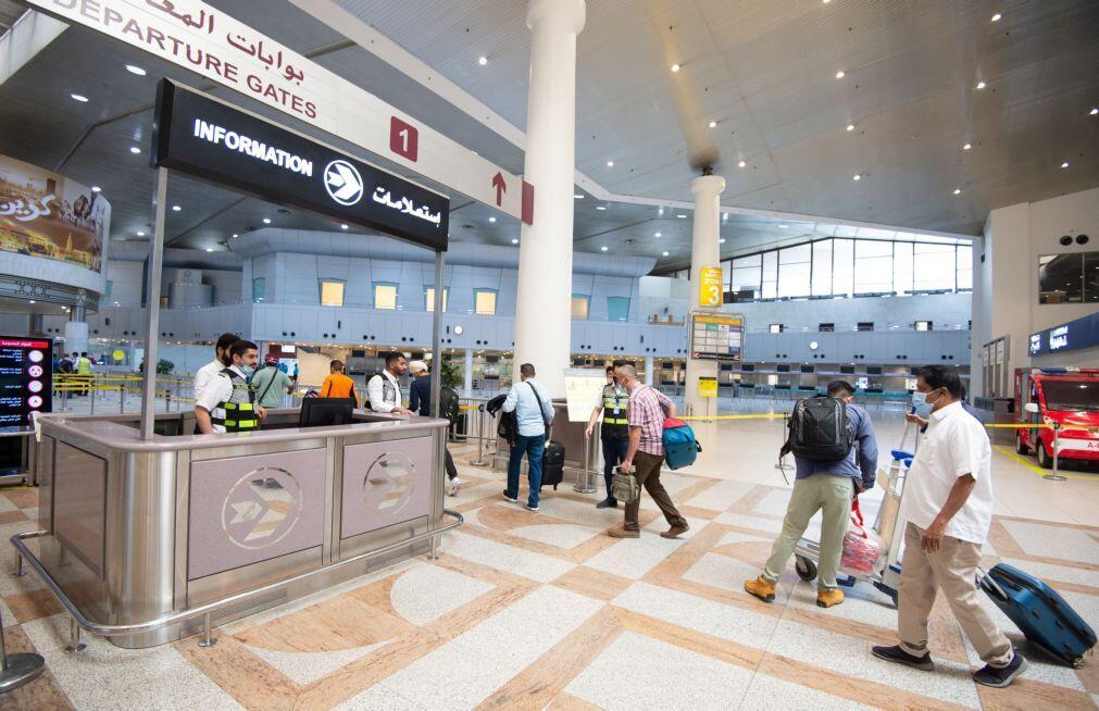 Ataque de drones iranianos provoca incêndio no aeroporto do Kuwait