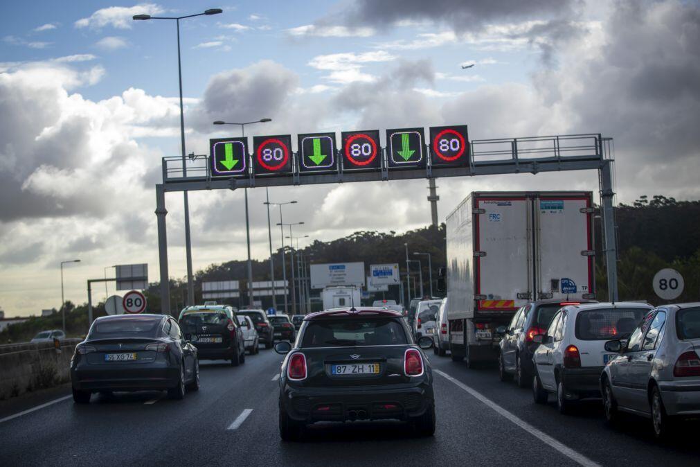 Tutores de aprendizagem de condução terão de ter carta há pelo menos 10 anos — Governo