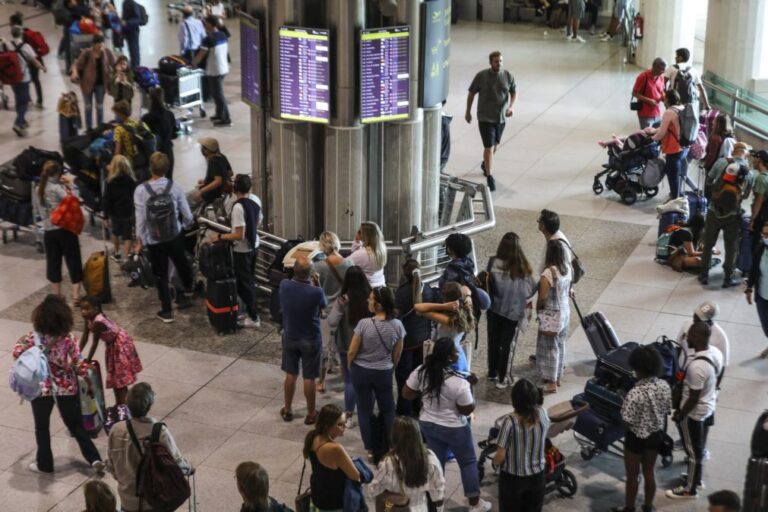 Passageiros nos aeroportos batem novo recorde de 4,5 milhões em fevereiro - INE
