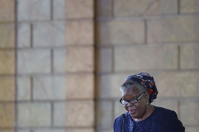 Distinção da escritora moçambicana Paulina Chiziane é 