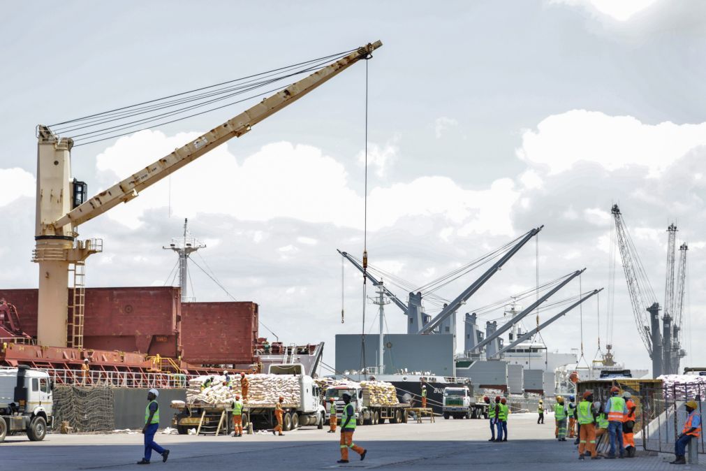 Moçambique quer modernizar sinalização de dois portos para rápida ação em avarias