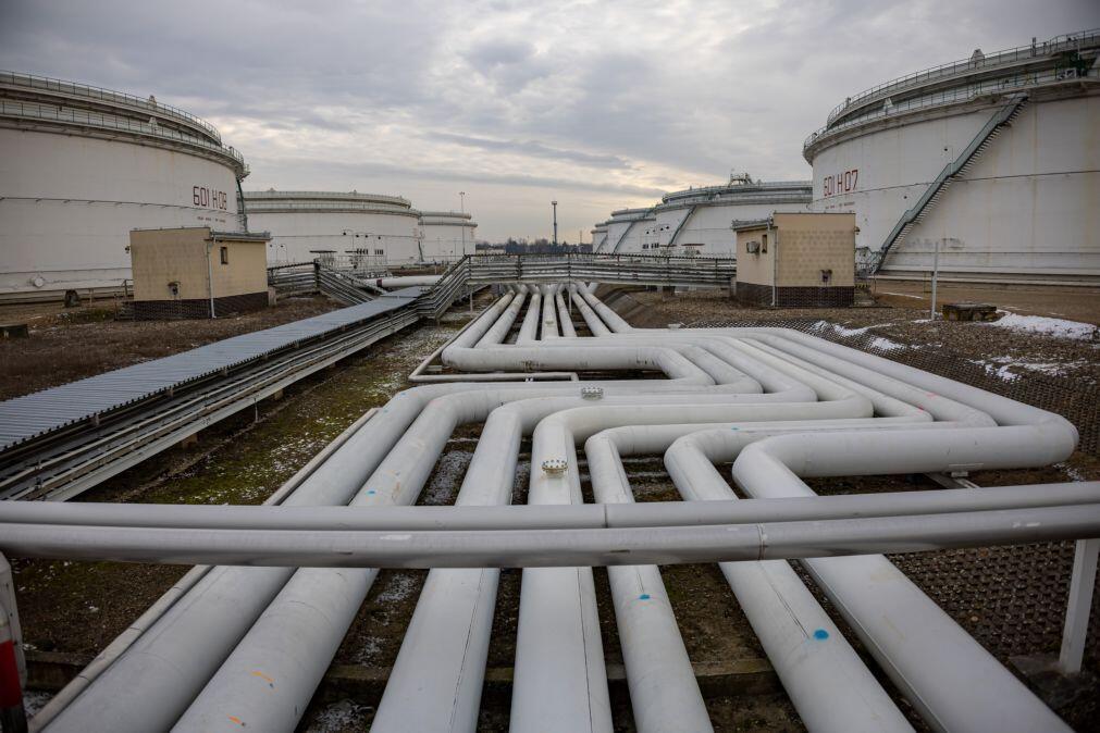 Retomado fluxo de petróleo russo para a Eslováquia através da Ucrânia