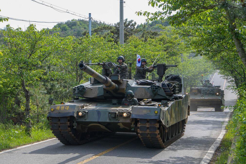 Coreia do Sul vai reduzir militares na fronteira com Coreia do Norte até 2040
