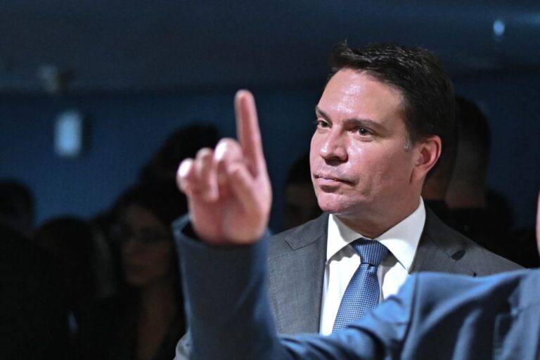 EUA expulsam dirigente brasileiro após detenção de ex-chefe dos serviços secretos de Bolsonaro