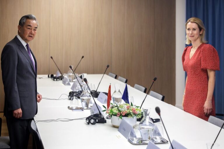 Irão: UE e China debatem 