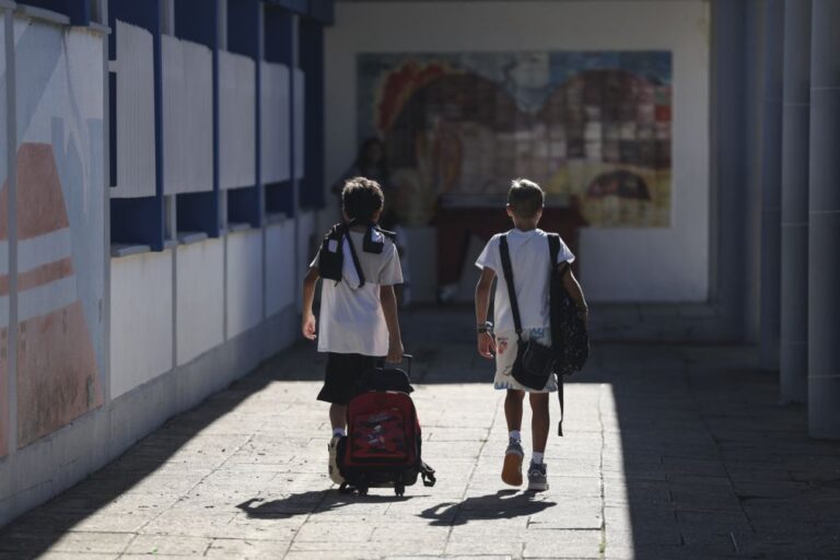 Ministério da Educação abre concurso para vinculação aos quadros de 1.406 técnicos especializados