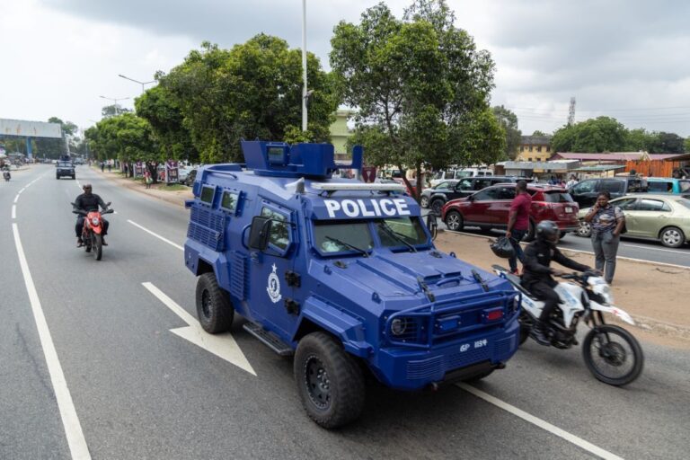 Futebolista ganês Dominic Frimpong morre em ataque ao autocarro da sua equipa