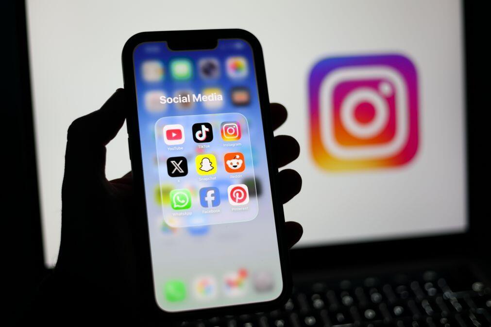 Bruxelas quer Estados-membros a verificarem idade nas redes sociais até ao final do ano