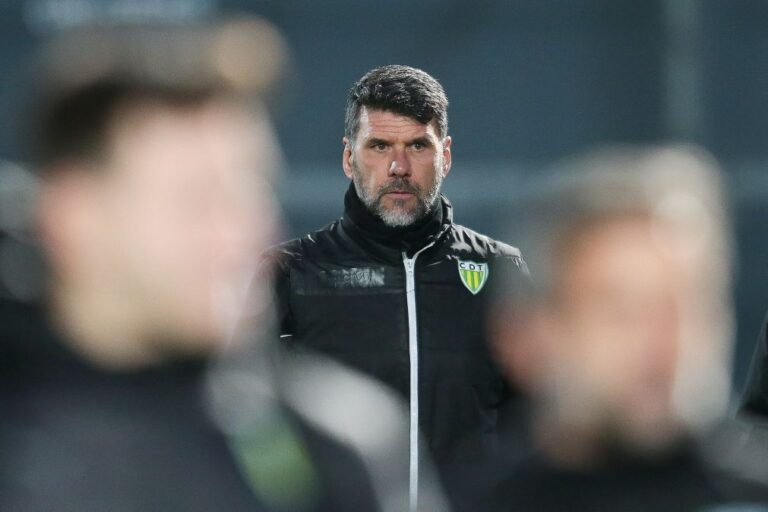 Estrela da Amadora oficializa italiano Cristiano Bacci como novo treinador