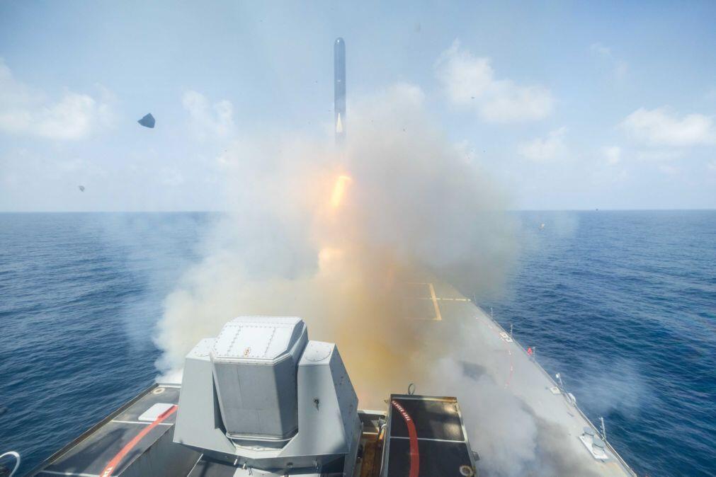 EUA capturam navio iraniano no Golfo de Omã