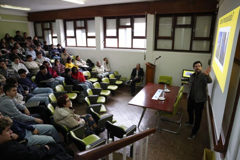 Taxa de conclusão do ensino secundário em 2024/25 diminuiu 10,7 pontos percentuais