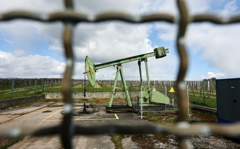 Brent dispara quase 6% com aumento das tensões entre Irão e EUA