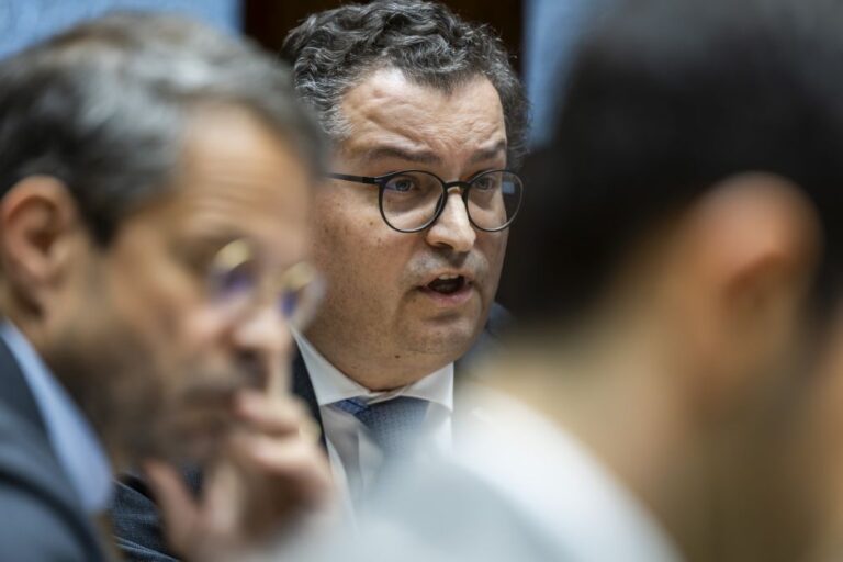 Défice não deve ultrapassar 0,5% do PIB - ministro das Finanças