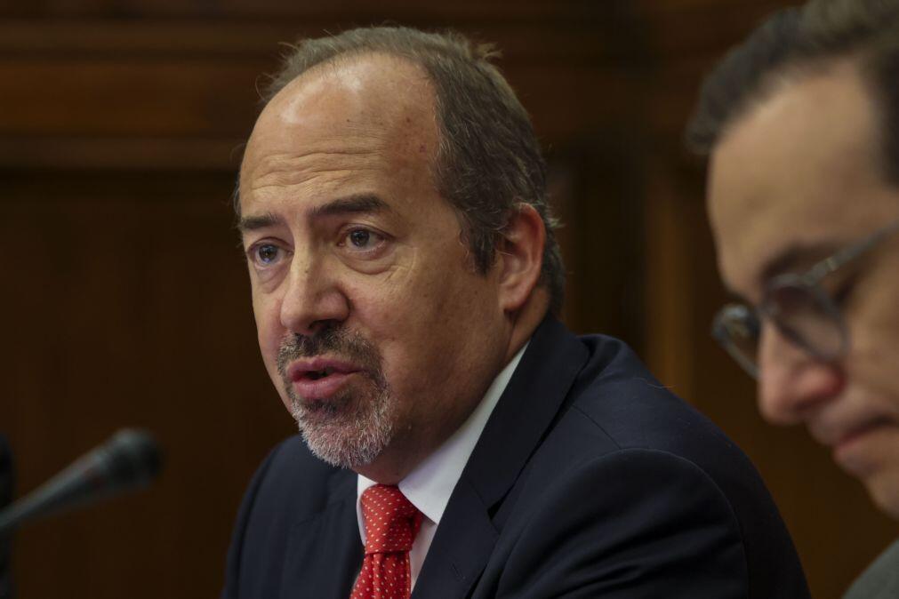 Não é o Banco de Portugal que pode pôr limites às comissões bancárias – governador